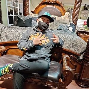 Meet your Posher, Cesar